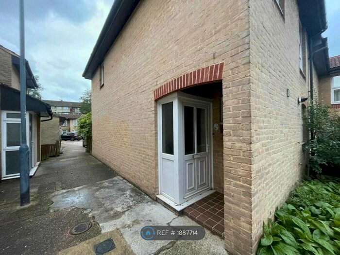 2 Bedroom End Of Terrace House To Rent In Tessa Sanderson Place, London, SW8