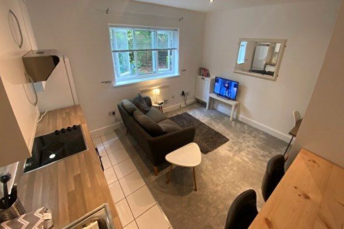 1 Bedroom Flat To Rent In Park Drive Park Mews, Manchester, M16