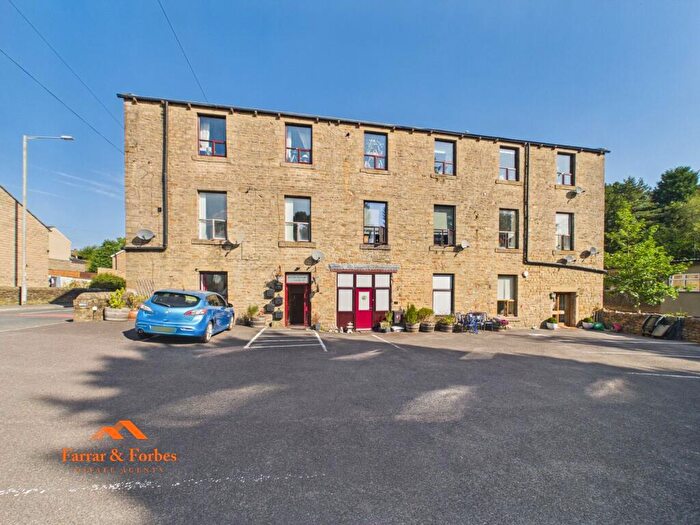 6 Bedroom Flat For Sale In Skipton Road, Trawden, BB8