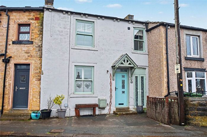 2 Bedroom Town House For Sale In Bradford Road, Drighlington, Bradford, West Yorkshire, BD11