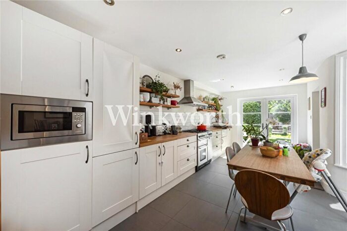 3 Bedroom Semi-Detached House To Rent In Sydney Road, London, N8