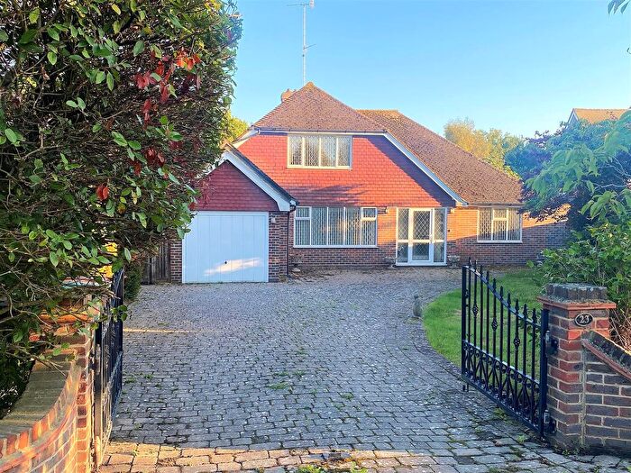 4 Bedroom Property For Sale In Clavering Walk, Cooden, Bexhill-On-Sea, TN39