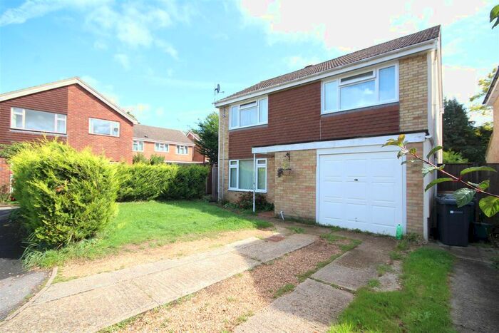 4 Bedroom Detached House To Rent In Napier Gardens, Guildford, GU1