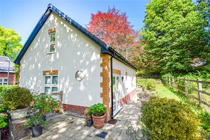 3 Bedroom Detached Bungalow For Sale In Bath Road, Devizes, Wiltshire, SN10