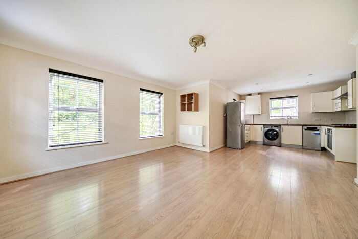 2 Bedroom Flat For Sale In Rockbourne Road, Sherfield-on-Loddon, RG27
