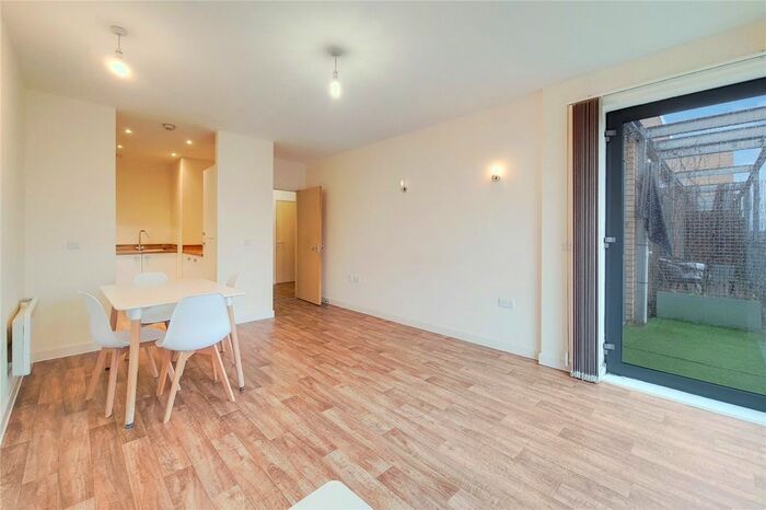 1 Bedroom Flat To Rent In Goddard Drive, Bushey, WD23