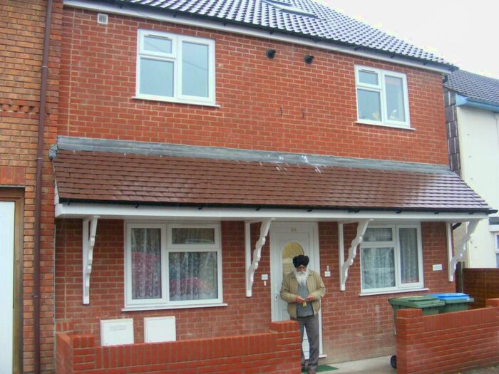 5 Bedroom House To Rent In Spear Road, Portswood, Southampton, SO14