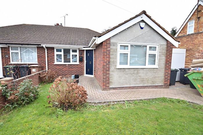 3 Bedroom Semi-Detached Bungalow To Rent In Vincent Road, Luton, Bedfordshire, LU4