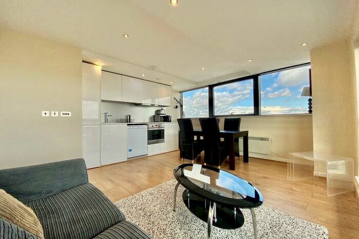 2 Bedroom Apartment To Rent In Bridgewater Place, LS11