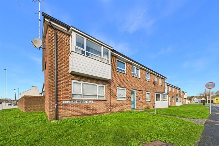 1 Bedroom Flat For Sale In Douglas Martin Road, Chichester, PO19
