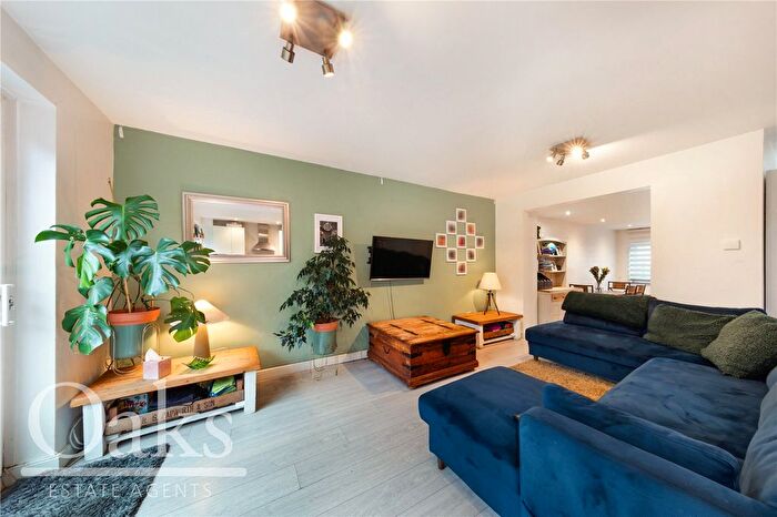 3 Bedroom End Of Terrace House To Rent In Dinsdale Gardens, London, SE25