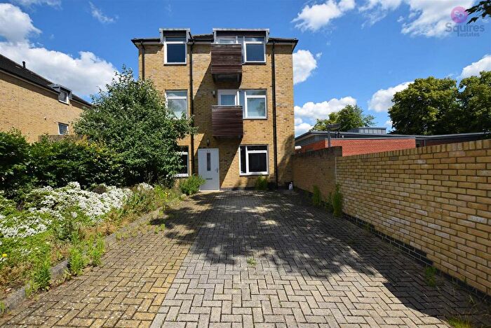 2 Bedroom Flat To Rent In Gloucester Road, New Barnet, Barnet, EN5