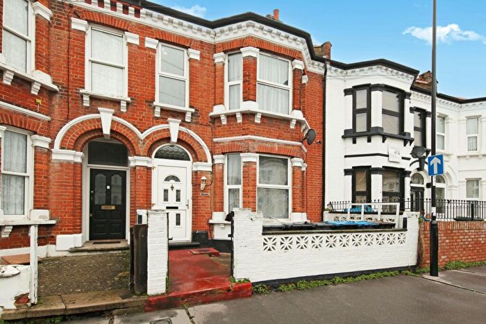 3 Bedroom Terraced House For Sale In Gonville Road, Thornton Heath, CR7