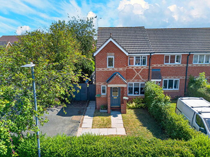 3 Bedroom End Of Terrace House For Sale In Woodbreach Drive, Market Harborough, LE16