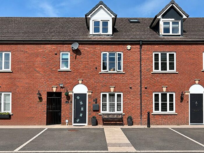 4 Bedroom Town House For Sale In Atlas Fold, Bury, BL8