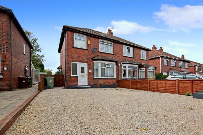 3 Bedroom Semi-Detached House To Rent In Hopewell View, Leeds, West Yorkshire, LS10