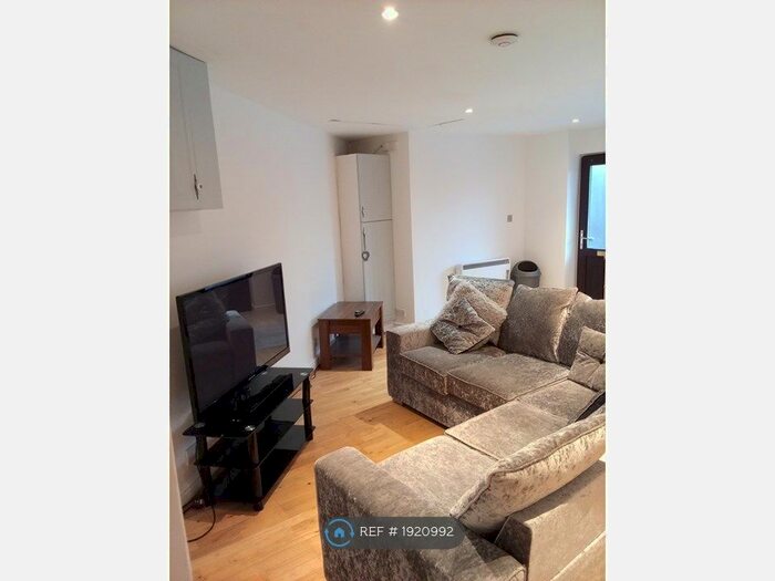 1 Bedroom Maisonette To Rent In Birch Copse, Bricket Wood, St. Albans, AL2