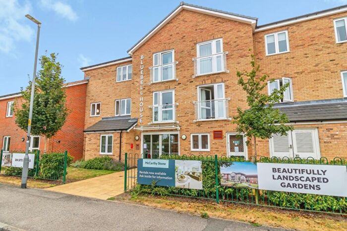 1 Bedroom Flat For Sale In Barnsdale Drive, Westcroft, Milton Keynes, Buckinghamshire, MK4