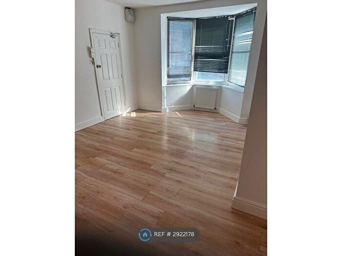 1 Bedroom Flat To Rent In High Street, Newmarket, CB8