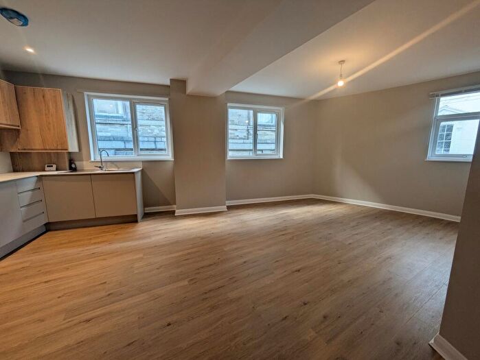 2 Bedroom Flat To Rent In Liskeard, PL14