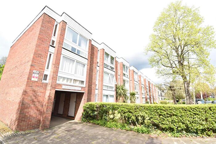 1 Bedroom Flat To Rent In Charminster Court, Surbiton, KT6