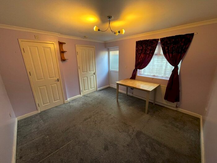 Detached Bungalow To Rent In Columbia Avenue, Burnt Oak, Edgware, HA8