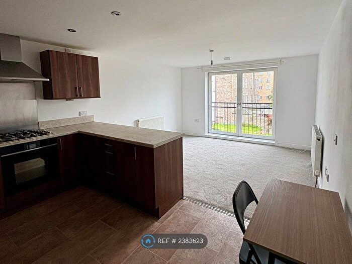 2 Bedroom Flat To Rent In Mcdonald Road, Edinburgh, EH7