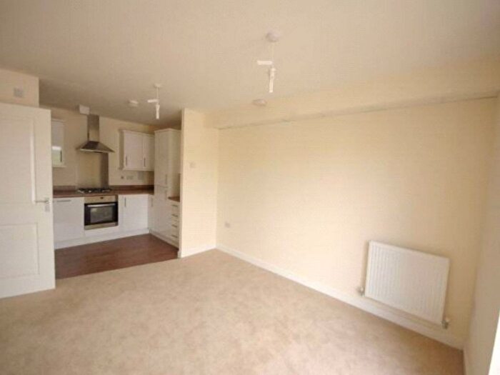 2 Bedroom Flat To Rent In Ley Farm Close, Watford, WD25