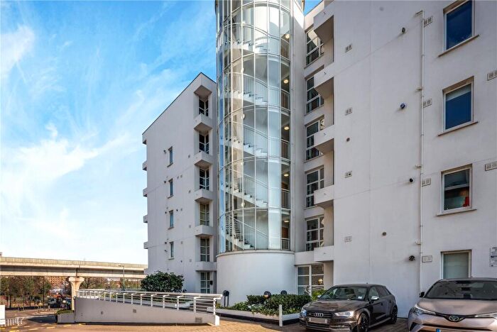 1 Bedroom Flat To Rent In Barrier Point Road, Beckton, London, E16