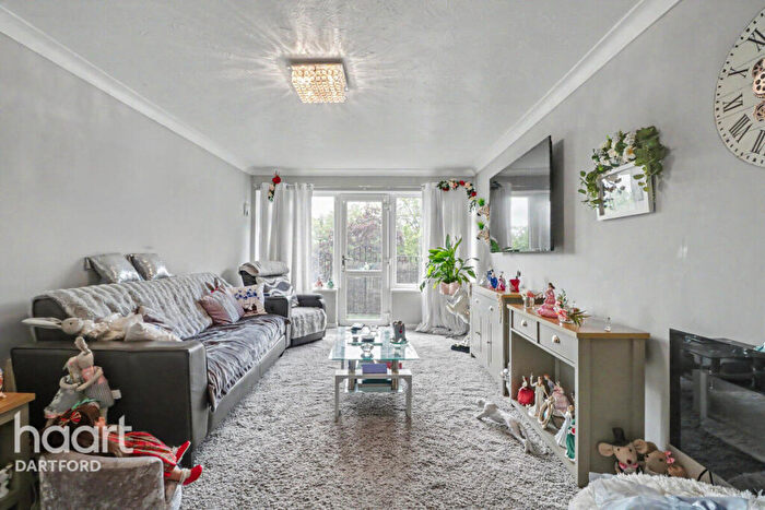 1 Bedroom Flat For Sale In London Road, Greenhithe, DA9