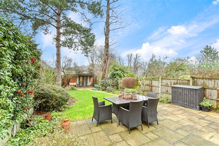 4 Bedroom End Terrace House For Sale In Empress Avenue, Woodford Green, Essex, IG8