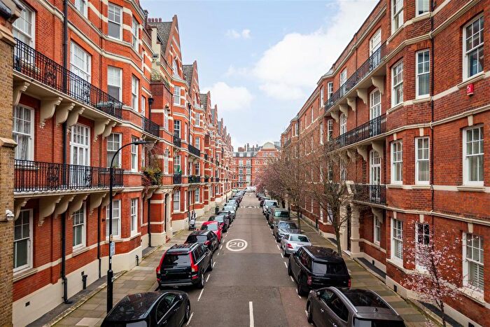 3 Bedroom Flat For Sale In Bishop Kings Road, W14