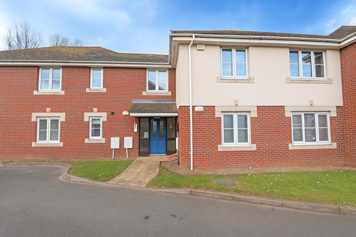 2 Bedroom Flat To Rent In Wells Close - Silver Sub, Portsmouth, Hampshire, PO3