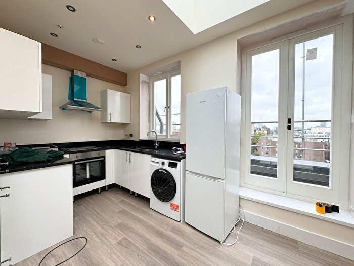 2 Bedroom Flat To Rent In Grays Inn Road, Holborn, WC1X