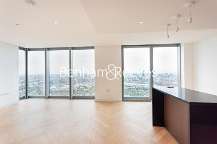 2 Bedroom Apartment To Rent In Landmark Pinnacle, Marsh Wall, E14