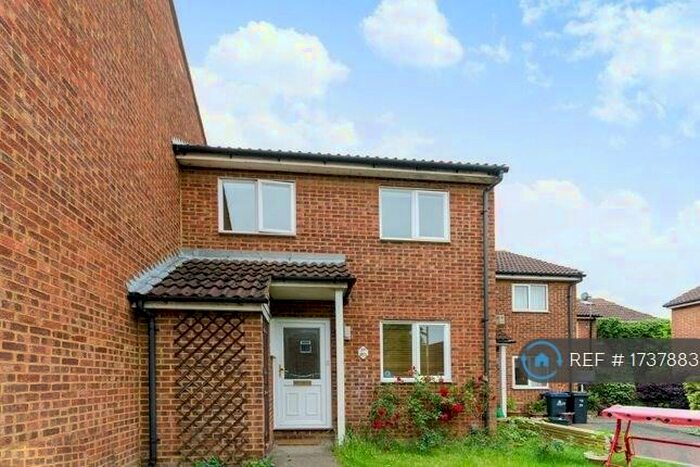 4 Bedroom Semi-Detached House To Rent In St George&#;S Gardens, Surbiton, KT6