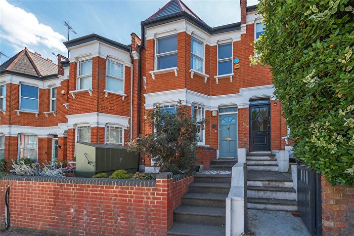 5 Bedroom Detached House For Sale In Victoria Road, London, N22