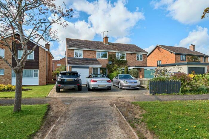 3 Bedroom Semi-Detached House For Sale In Farmoor, Oxford, OX2