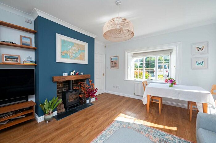2 Bedroom Character Property For Sale In Warrenne Way, Reigate, RH2