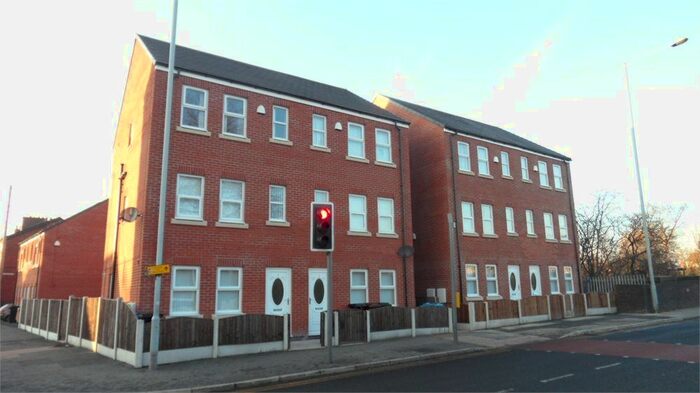 2 Bedroom Flat To Rent In Gorton Road, Reddish, Stockport, SK5