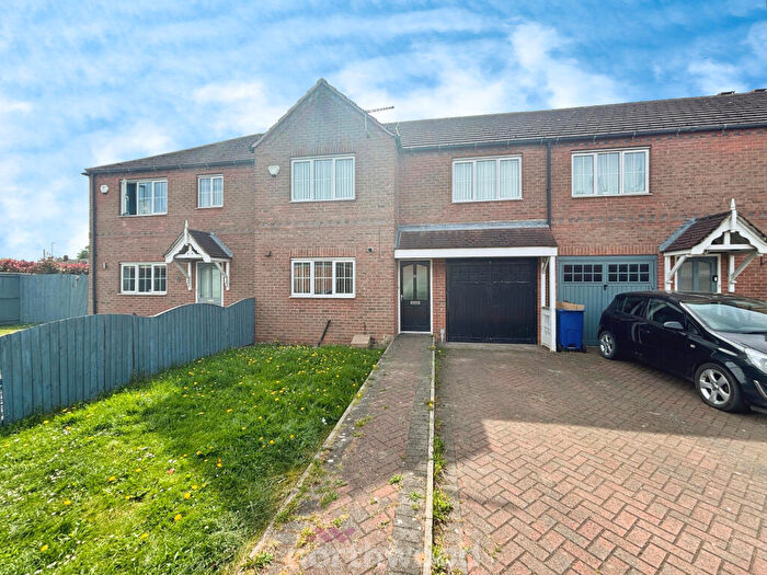 3 Bedroom Terraced House To Rent In Lord Porter Avenue, Stainforth, Doncaster, DN7