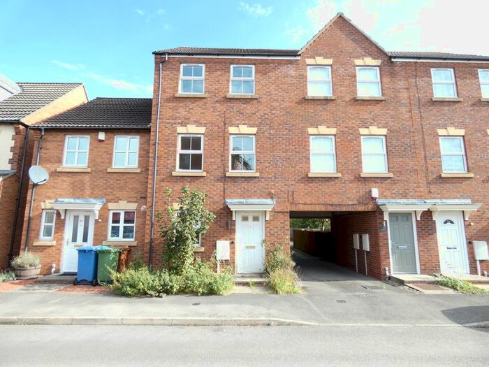 3 Bedroom Town House To Rent In High Hazel Drive, Mansfield Woodhouse, Mansfield, NG19