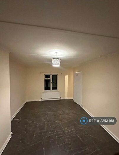 3 Bedroom Terraced House To Rent In Milton Street North, Northampton, NN2