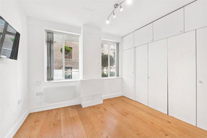 Studio To Rent In Buckingham Gate, Westminster, London, SW1E