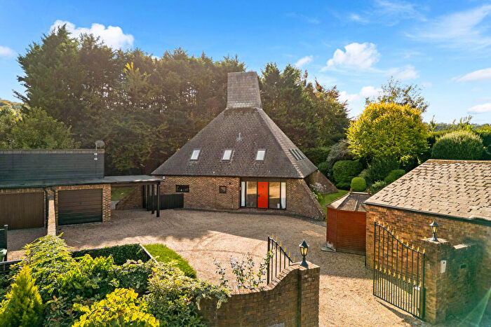 4 Bedroom Detached House For Sale In Temple Lane, Marlow, SL7