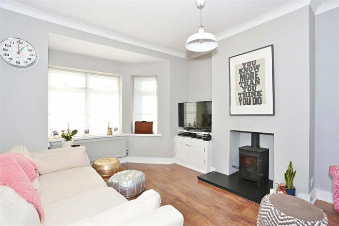 2 Bedroom End Of Terrace House To Rent In Palmeira Road, Bexleyheath, Kent, DA7