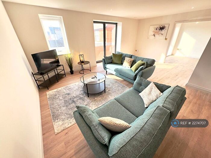 2 Bedroom Flat To Rent In Derby Road, Nottingham, NG7