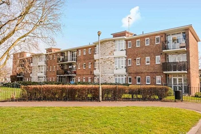 3 Bedroom Flat For Sale In Mansell House, Patmore Estate, Nine Elms, London, SW8