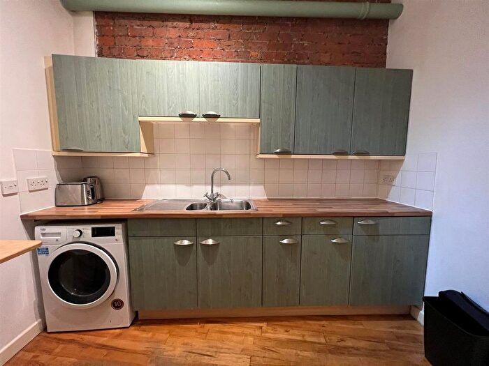 1 Bedroom Flat To Rent In Kingsley House, Newton Street, Manchester, M1