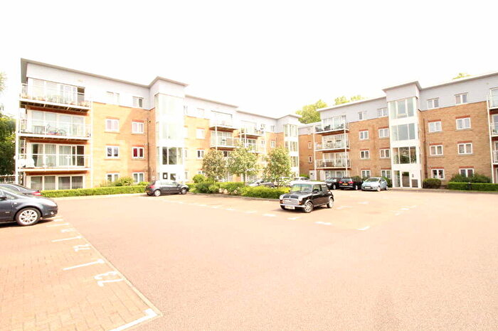2 Bedroom Apartment To Rent In Bedroom Apartment - New Bedford Road - Parking - Primrose Close, LU3